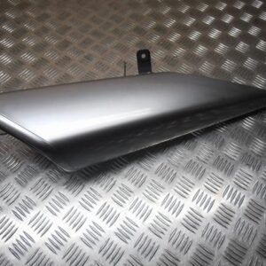 EMBELLECEDOR ESCAPE IZQUIERDO