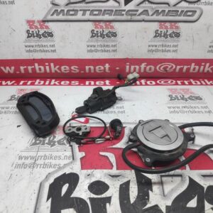 CONJUNTO CERRADURAS MAS RELOJES