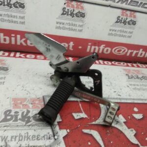 ESTRIBERA DELANTERA DERECHA