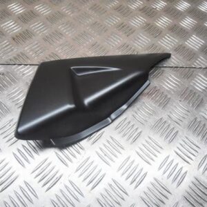 PLASTICO DEBAJO ASIENTO DERECHO