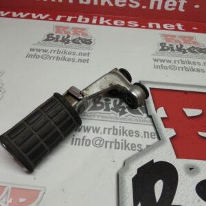 ESTRIBO DELANTERO IZQUIERDO