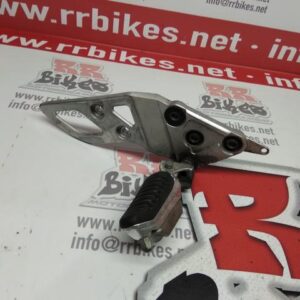 ESTRIBERA DELANTERA DERECHA