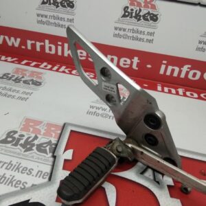 ESTRIBERA DELANTERA DERECHA