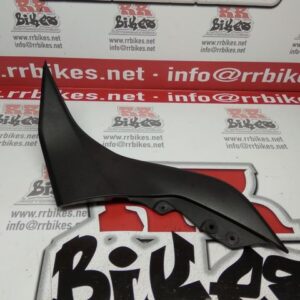 PLASTICO LATERAL BAJO ASIENTO DERECHO