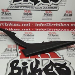 PLASTICO DEBAJO ASIENTO IZQUIERDO