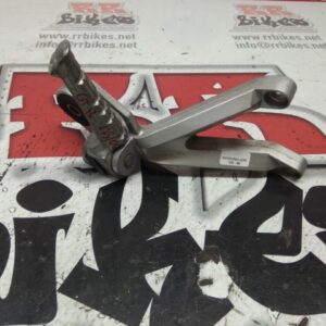 ESTRIBERA TRASERA DERECHA