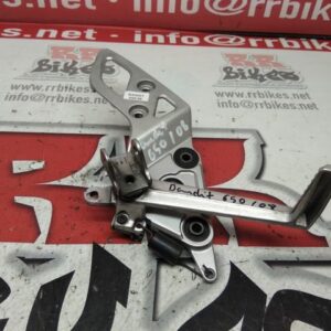 SOPORTE ESTRIBERA DELANTERA DERECHA