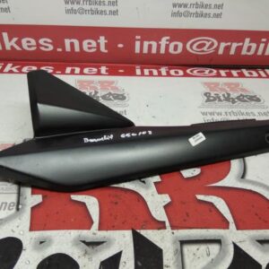 TAPA BAJO ASIENTO IZQUIERDA