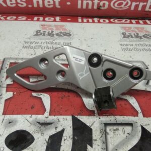 ESTRIBERA DELANTERA DERECHA