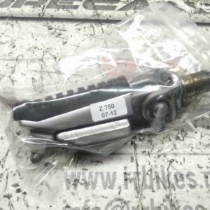 ESTRIBO DELANTERO IZQUIERDO