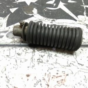 ESTRIBO TRASERO DERECHO