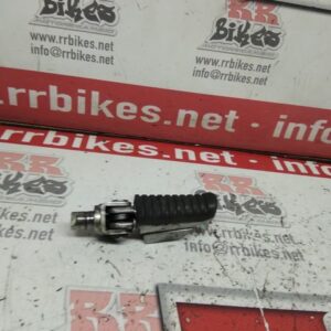 ESTRIBO DELANTERO DERECHO