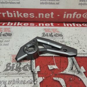 PLASTICO DERECHO CUBRECHASIS