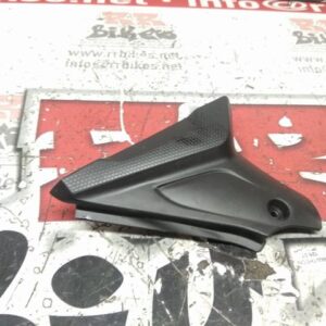 PLÁSTICO BAJO ASIENTO DERECHA