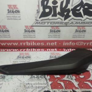 PLÁSTICO BAJO ASIENTO DERECHO