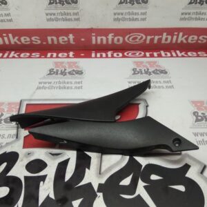 PLÁSTICO BAJO ASIENTO IZQUIERDO