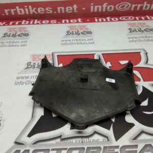 PLÁSTICO DEBAJO FRONTAL