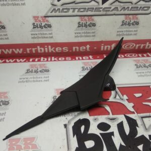 PLASTICO BAJO ASIENTO DERECHO