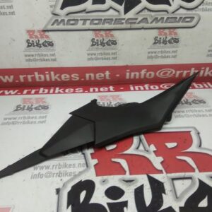 PLASTICO BAJO ASIENTO IZQUIERDO