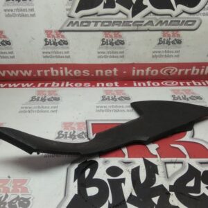 PLASTICO BAJO ASIENTO DERECHO