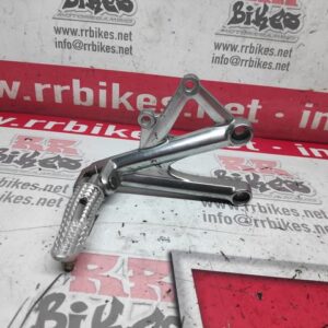 ESTRIBERA DELANTERA DERECHA