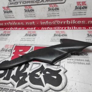 PLASTICO BAJO ASIENTO DERECHO