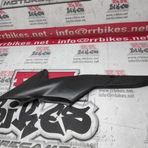 PLASTICO BAJO ASIENTO IZQUIERDO