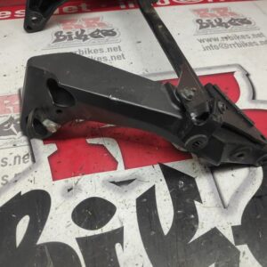 TIRANTE SUPERIOR CHASIS DERECHO