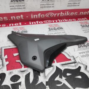 PLASTICO BAJO ASIENTO DERECHO