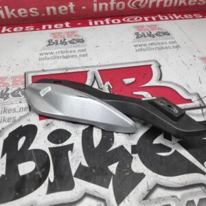 PLASTICO ESTRIBERA DERECHA