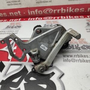 ESTRIBERA DELANTERA DERECHA