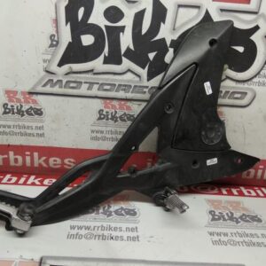 ESTRIBERA DELANTERA DERECHA