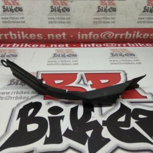 PLASTICO DELANTERO CHASIS IZQUIERDO