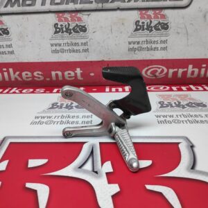 ESTRIBERA DELANTERA IZQUIERDA