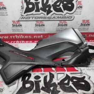 PLASTICO BAJO ASIENTO DERECHO