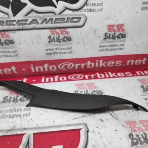 PLASTICO BAJO ASIENTO IZQUIERDO