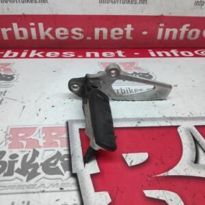 ESTRIBERA DELANTERA IZQUIERDA