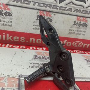 ESTRIBERA DELANTERA DERECHA