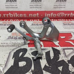 ESTRIBERA DELANTERA IZQUIERDA