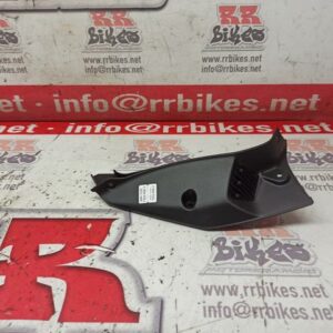 PLASTICO INTERIOR TAPA DEPOSITO IZQUIERDA