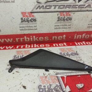 PLASTICO DEBAJO DEPOSITO IZQUIERDO