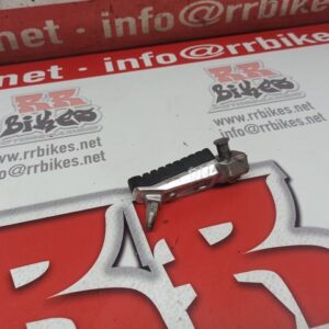 ESTRIBO DELANTERO DERECHO