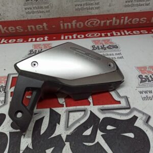 EMBELLECEDOR LATERAL IZQUIERDO