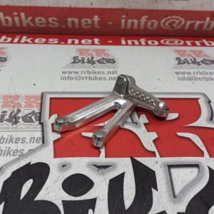ESTRIBERA TRASERA DERECHA APRILIA TUONO 1000R 07