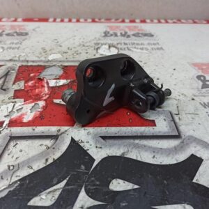 SOPORTE ESTRIBERA IZQUIERDA SUZUKI VSTROM 1050 XT 2022