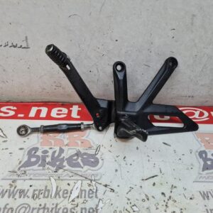 ESTRIBERA DELANTERA IZQUIERDA KTM SUPERDUKE 1290 2023