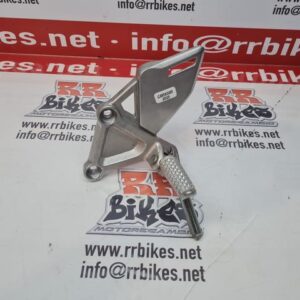 ESTRIBERA DELANTERA IZQUIERDA HONDA CBR650R 2025