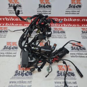 INSTALACION ELECTRICA HONDA CBR650R 2025