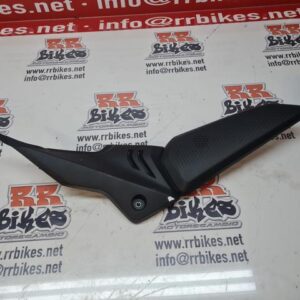 PLASTICO BAJO ASIENTO DERECHO HONDA CBR650R 2025