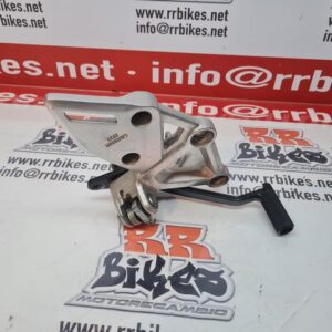 SOPORTE ESTRIBERA DELANTERA DERECHA HONDA CBR650R 2025